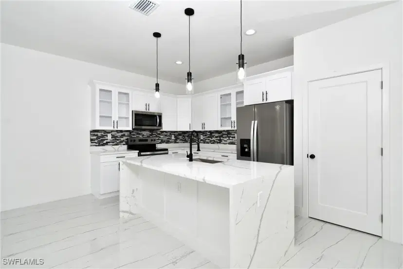 Picture of 6010 Acorn Cir, Labelle FL 33935