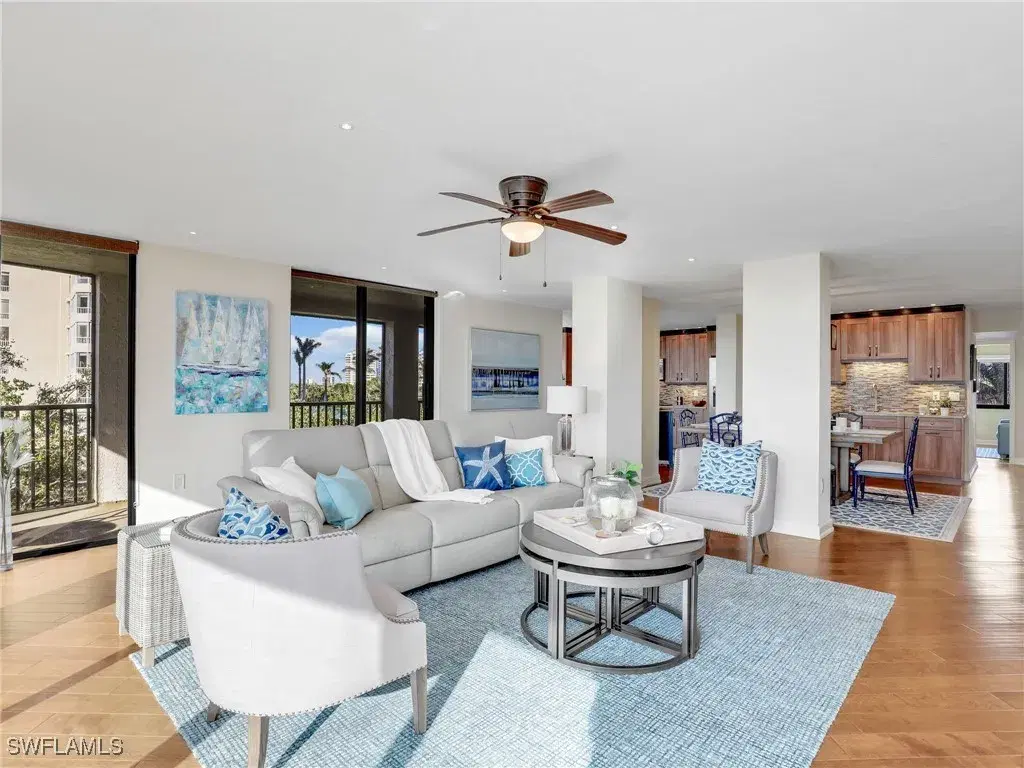 Picture of 11030 Gulf Shore Dr 202, Naples, FL 34108