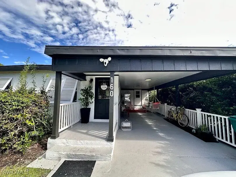 Picture of 160 4Th St, Naples FL 34113