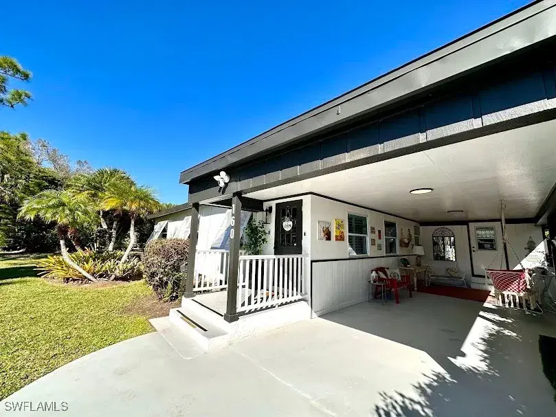 Picture of 160 4Th St, Naples FL 34113