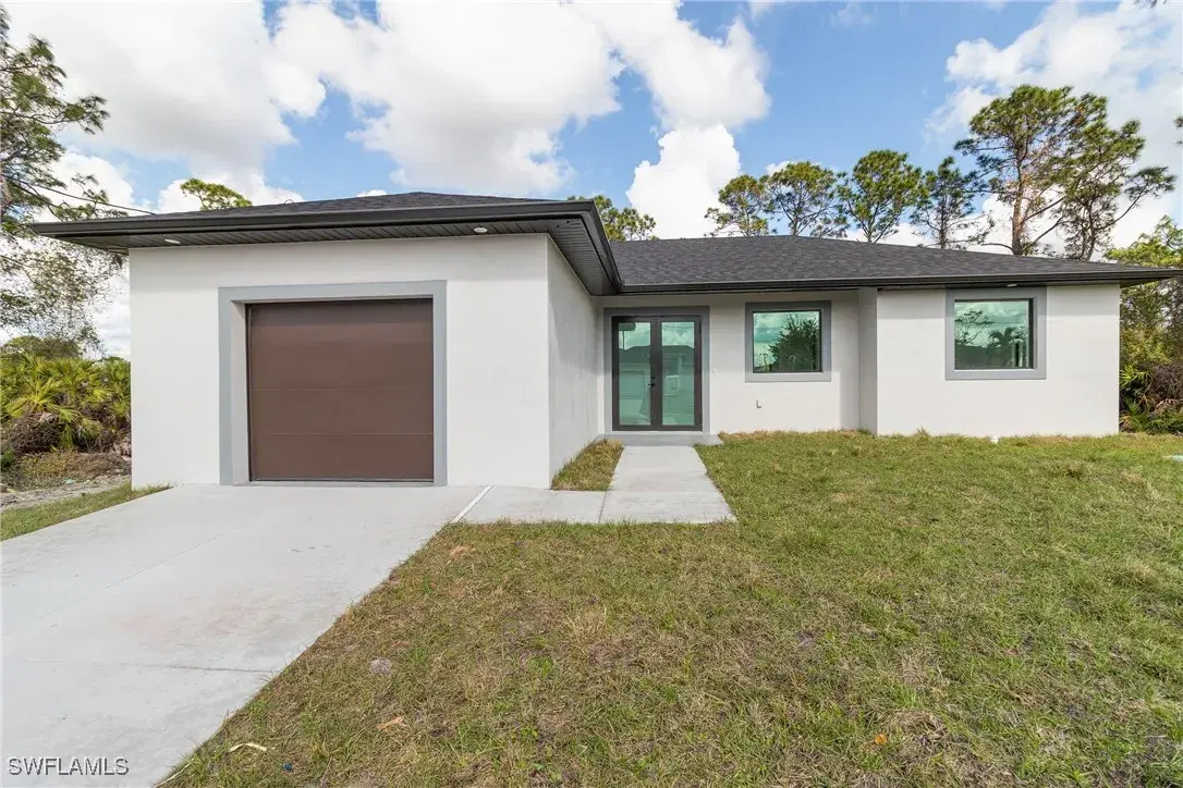 Picture of 2901 1St St W, Lehigh Acres, FL 33971