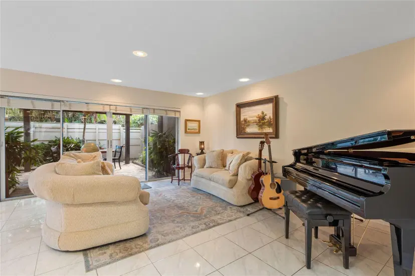 Picture of 108 Dunwoody Ln 16-89, Hollywood FL 33021