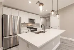 Picture of 813 NE 6Th Ave, Cape Coral, FL 33909