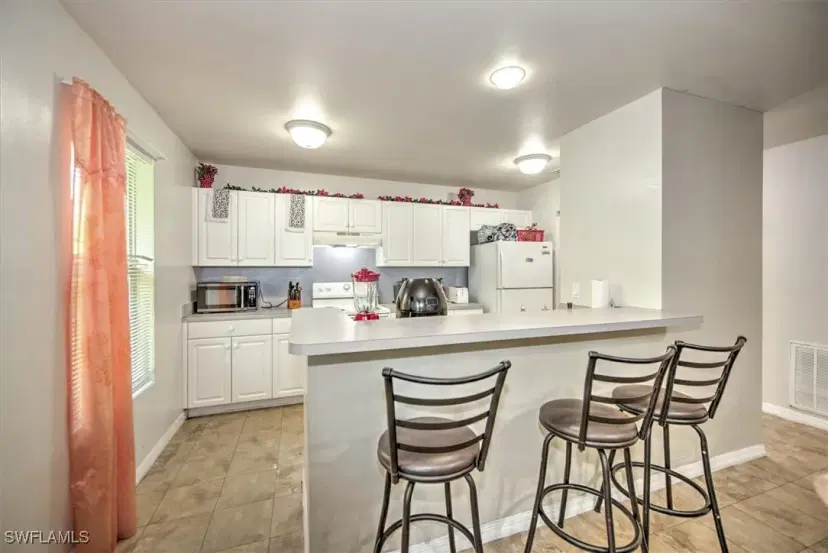 Picture of 5011 Moon Ln, Labelle FL 33935