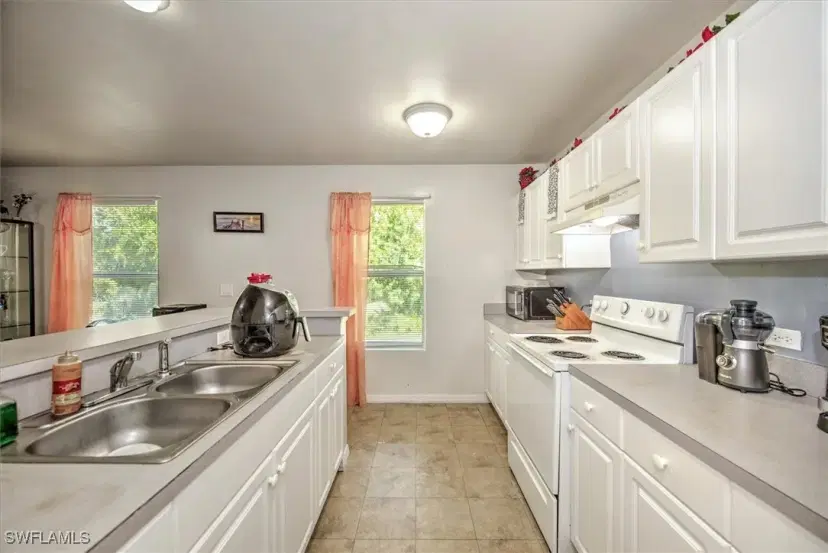 Picture of 5011 Moon Ln, Labelle FL 33935