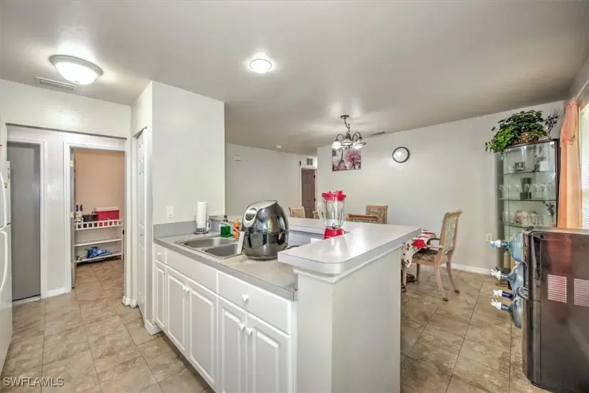Picture of 5011 Moon Ln, Labelle FL 33935