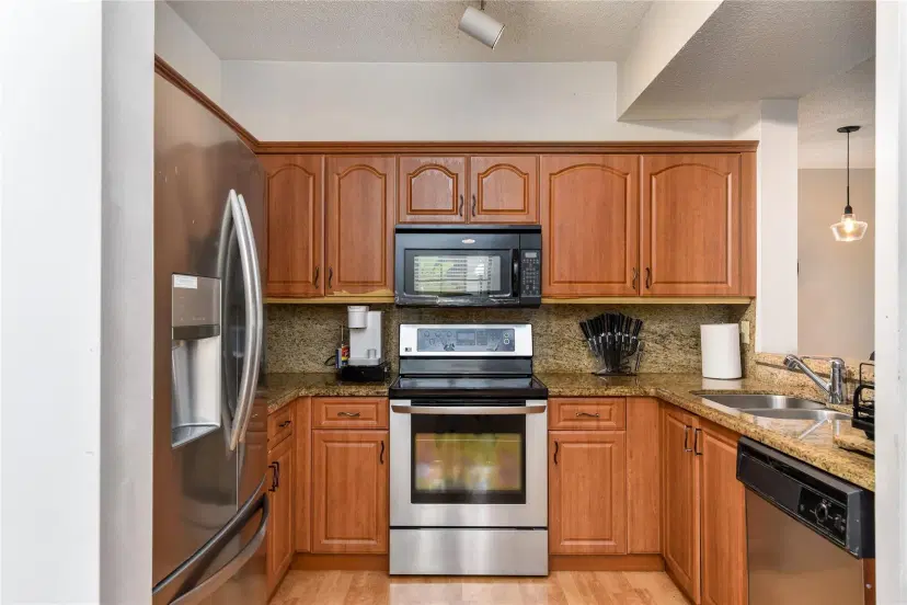 Picture of 15880 SW 3Rd Ct 101, Pembroke Pines, FL 33027