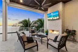 Picture of 160 Little Carlos Ln, Fort Myers Beach, FL 33931