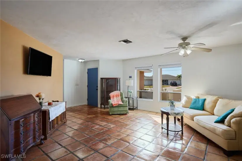 Picture of 3653 SE 5Th Ct, Cape Coral FL 33904