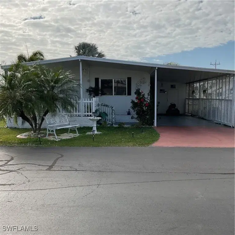 Picture of 552 Freedom St, North Fort Myers, FL 33917