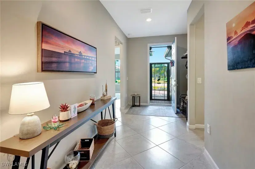Picture of 4101 E Hampton Cir, Alva FL 33920