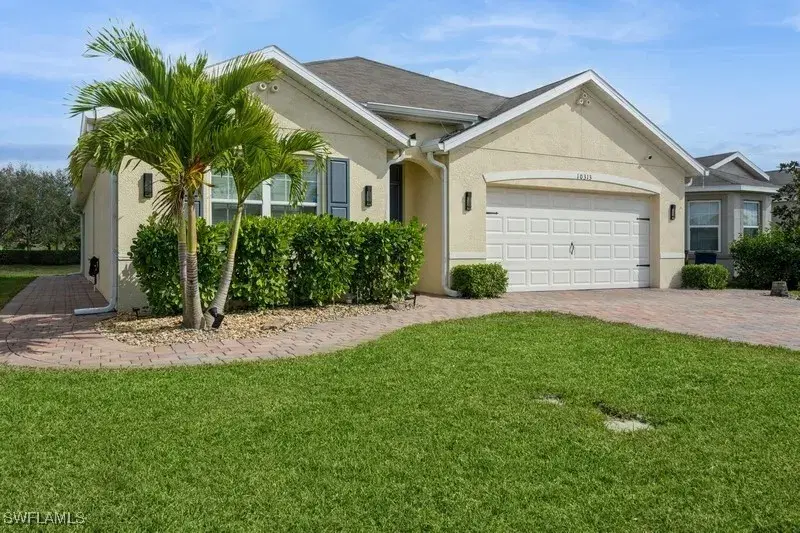 Picture of 10313 Silver Pond Ln, Lehigh Acres FL 33936