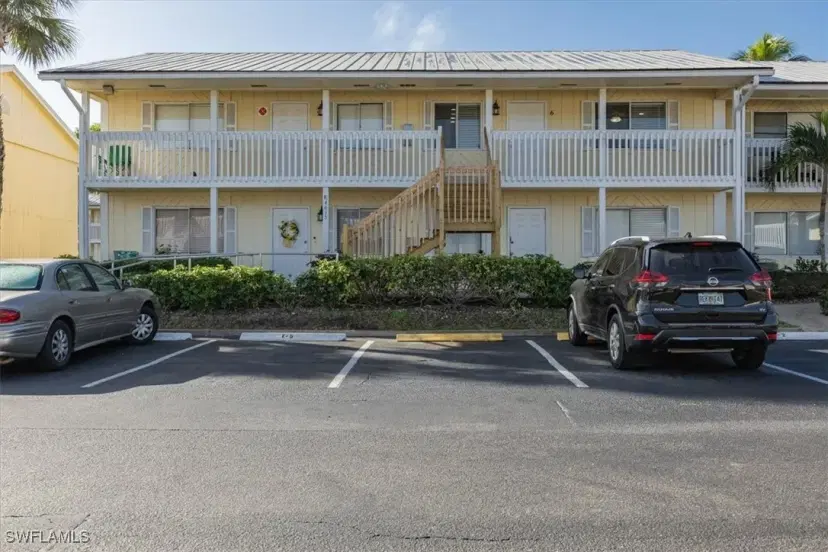 Picture of 4615 Bayshore Dr E6, Naples FL 34112