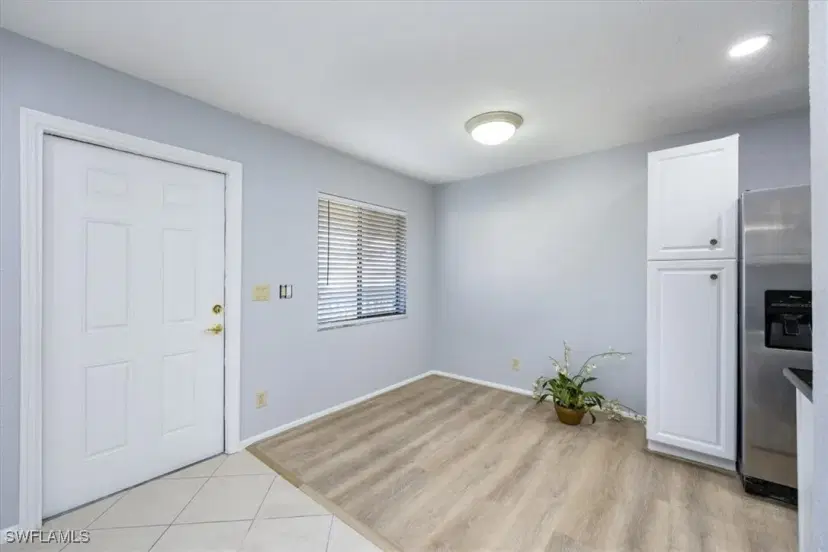 Picture of 4615 Bayshore Dr E6, Naples FL 34112
