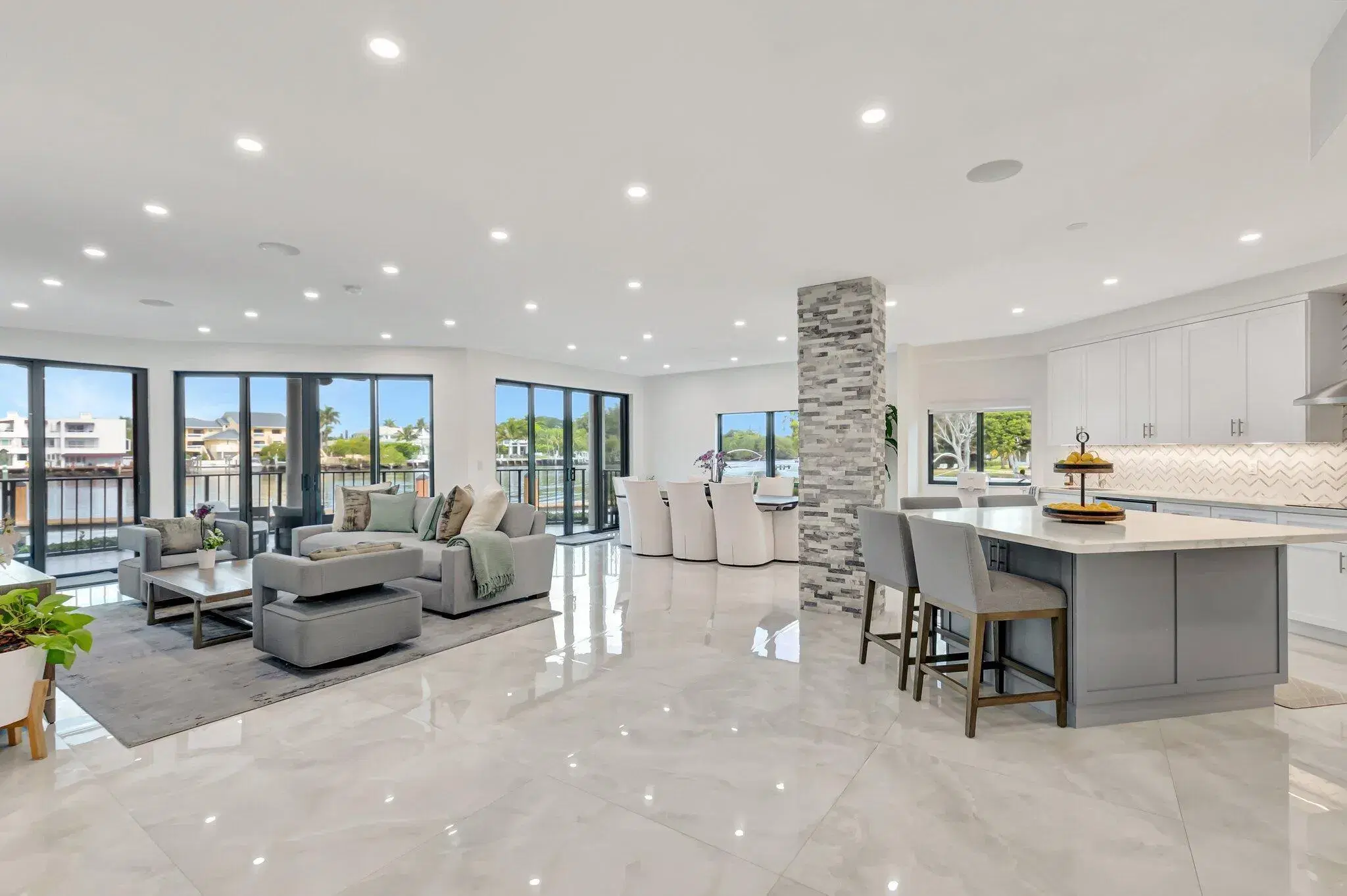 Picture of 800 Andrews Avenue 9, Delray Beach, FL 33483