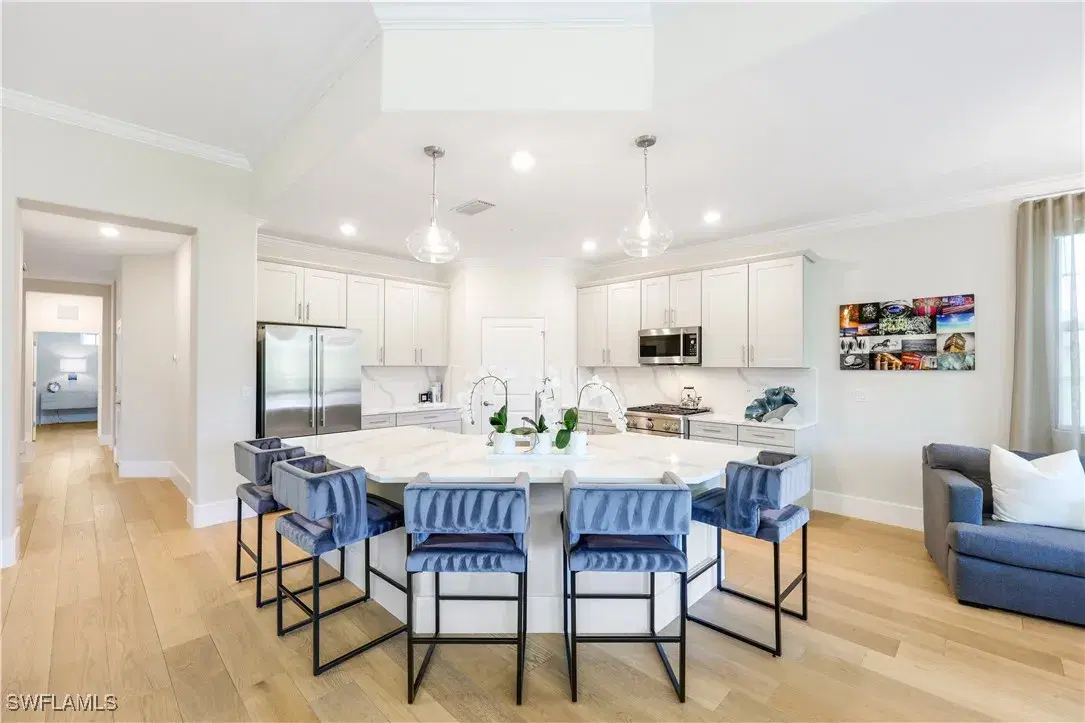 Picture of 16356 Viansa Way 9-201, Naples, FL 34110