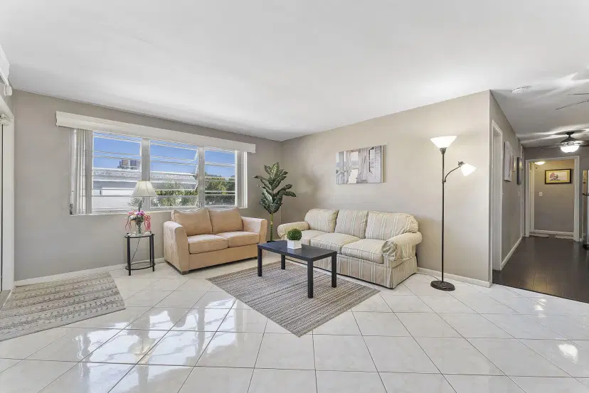 Picture of 1300 S Broadway 18, Lantana FL 33462