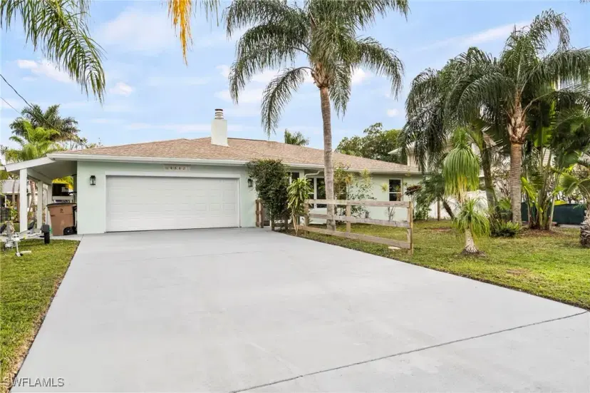 Picture of 4542 E Riverside Dr, Fort Myers FL 33905