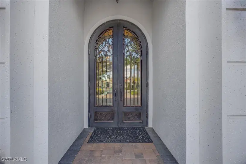 Picture of 11920 Hedgestone Ct, Naples FL 34120