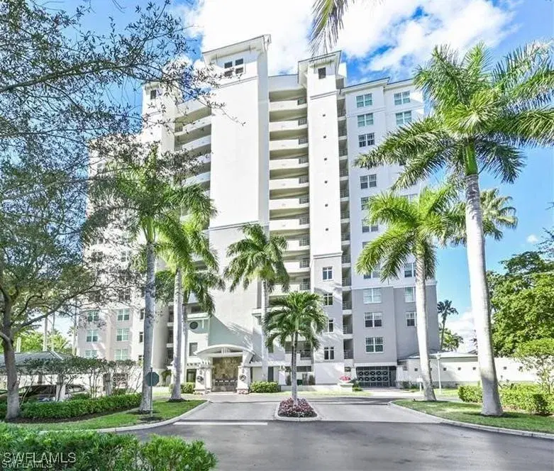 Picture of 430 Cove Tower Dr 1004, Naples, FL 34110