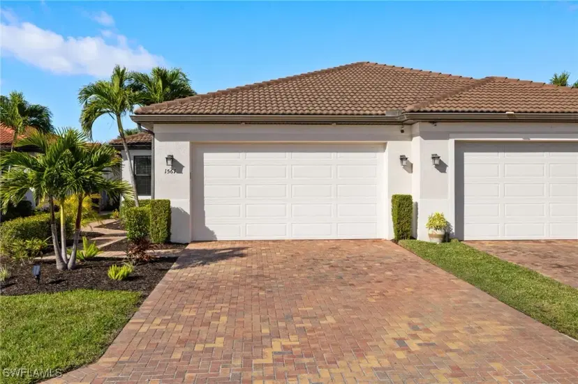 Picture of 1561 Oceania Dr S, Naples FL 34113