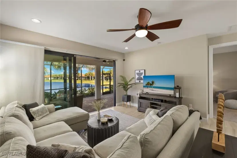 Picture of 1561 Oceania Dr S, Naples FL 34113