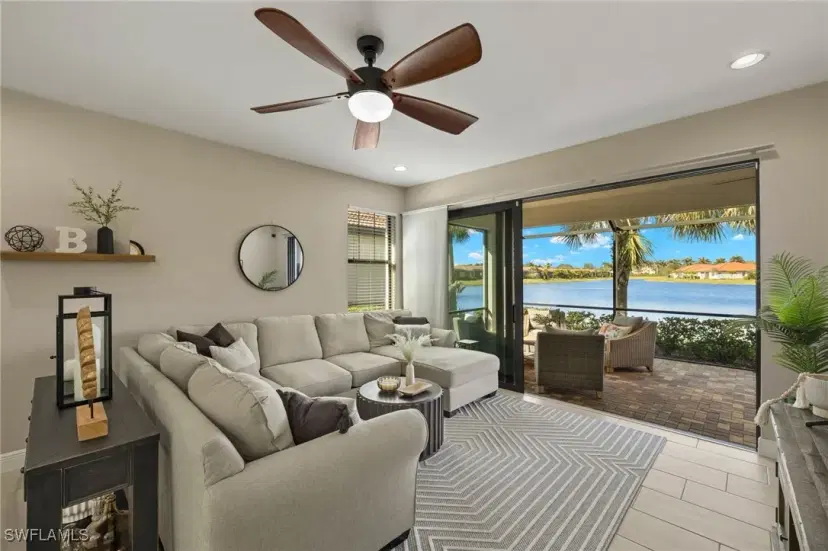Picture of 1561 Oceania Dr S, Naples FL 34113