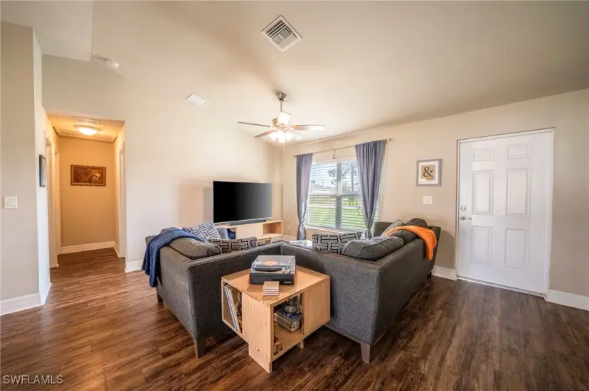 Picture of 1617 SW 14Th Ter, Cape Coral FL 33991