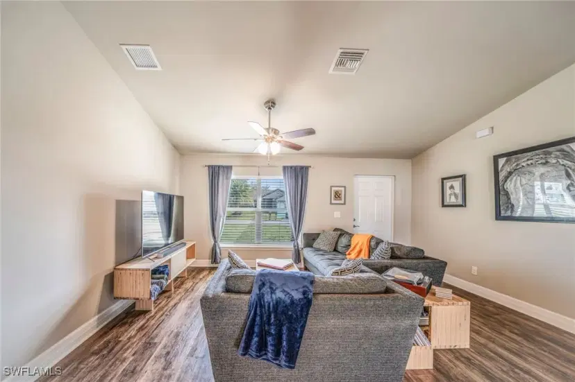 Picture of 1617 SW 14Th Ter, Cape Coral FL 33991