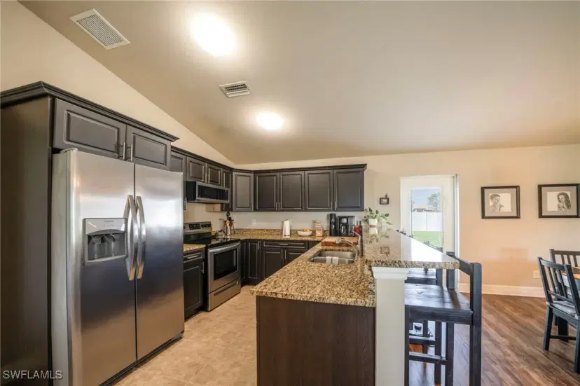 Picture of 1617 SW 14Th Ter, Cape Coral FL 33991
