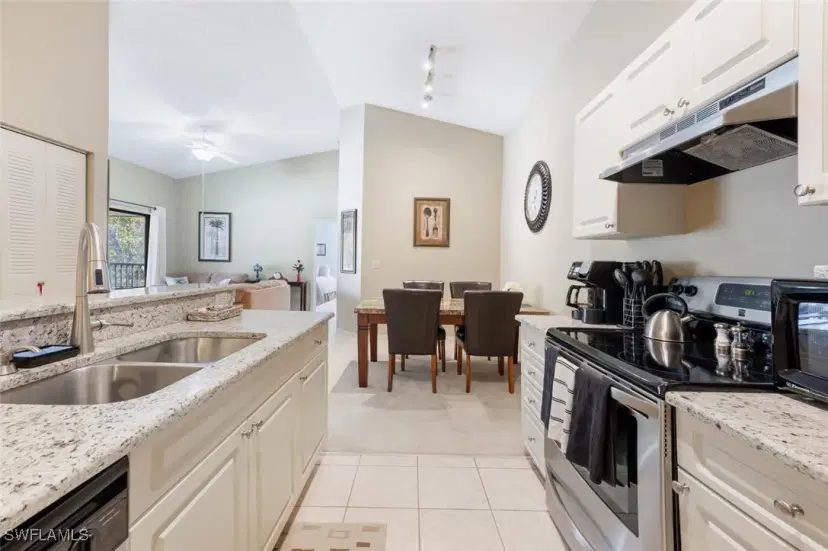 Picture of 2190 Arbour Walk Cir 2221, Naples FL 34109