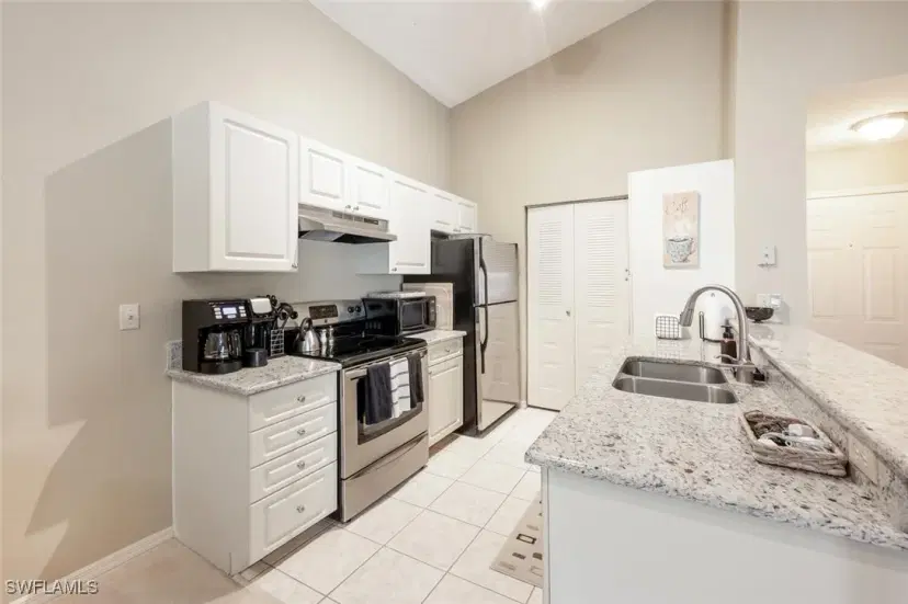 Picture of 2190 Arbour Walk Cir 2221, Naples FL 34109