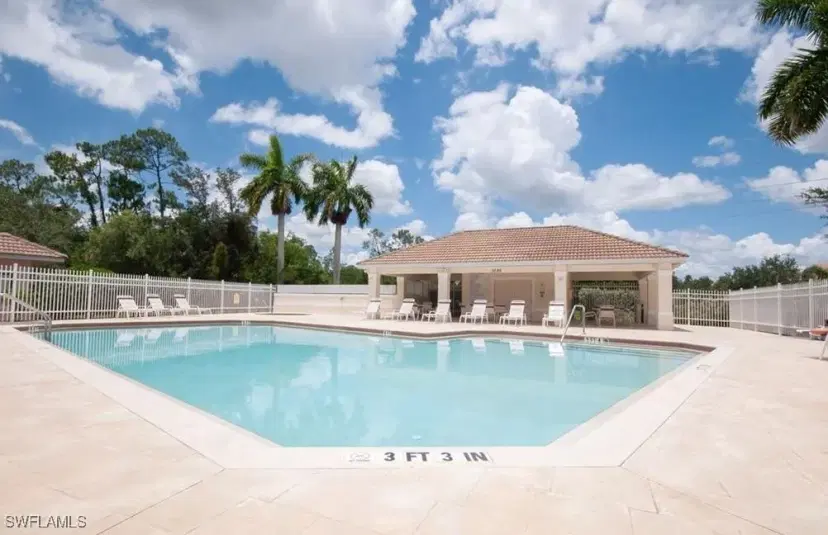 Picture of 1172 Oxford Ln 27, Naples FL 34105