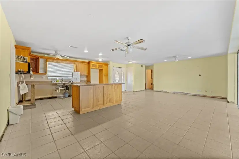 Picture of 5310 Colonade Ct, Cape Coral FL 33904