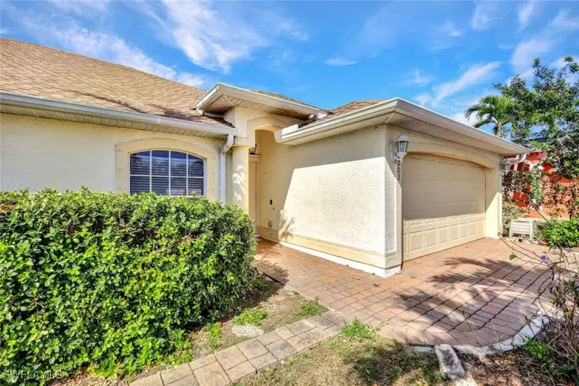 Picture of 1002 SE 13Th Ave, Cape Coral FL 33990