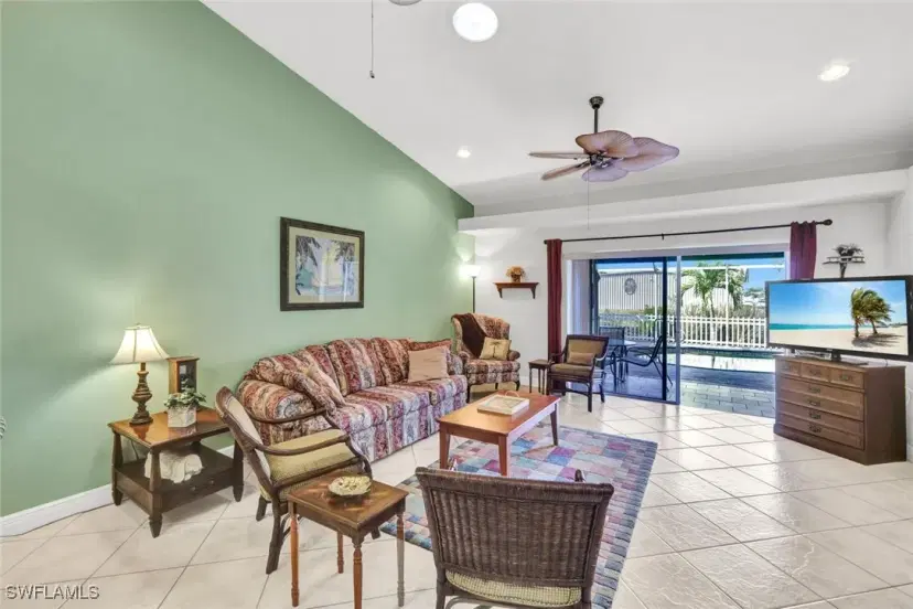 Picture of 1002 SE 13Th Ave, Cape Coral FL 33990