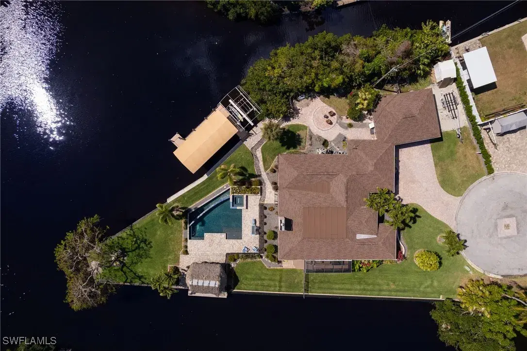 Picture of 1052 Wilshire Dr, Fort Myers, FL 33919