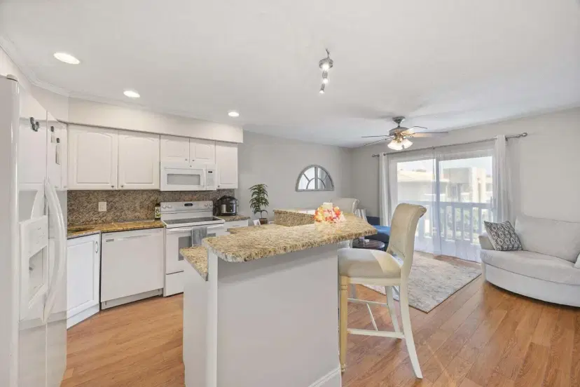 Picture of 405 Us Highway 1 205, North Palm Beach FL 33408