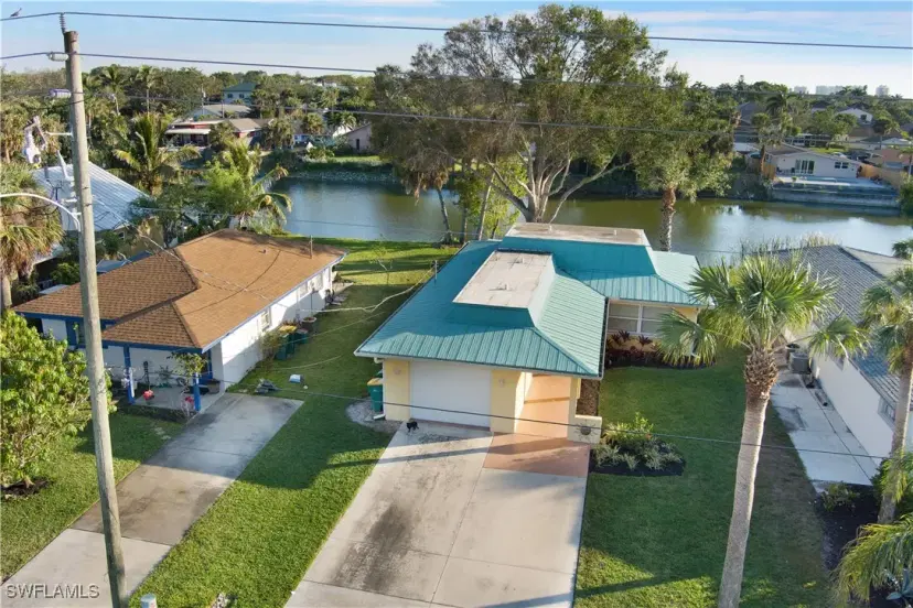 Picture of 834 108Th Ave N, Naples FL 34108