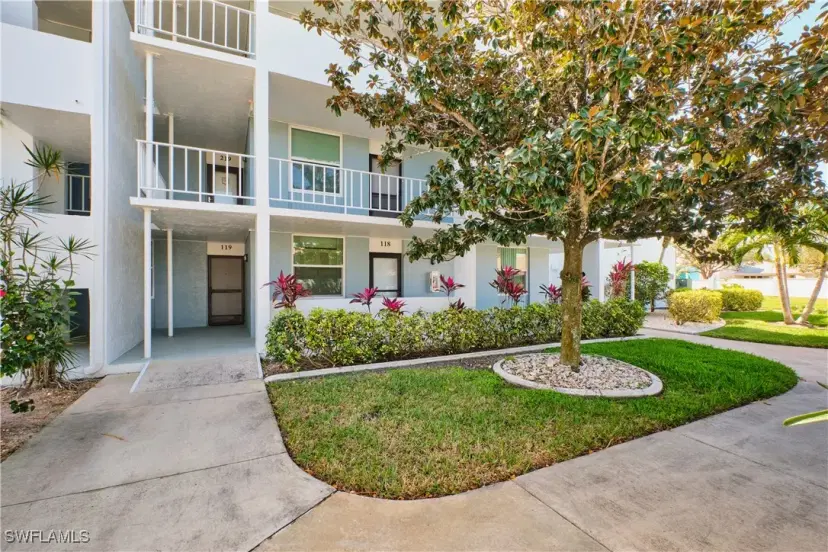 Picture of 5959 Winkler Rd 118, Fort Myers FL 33919