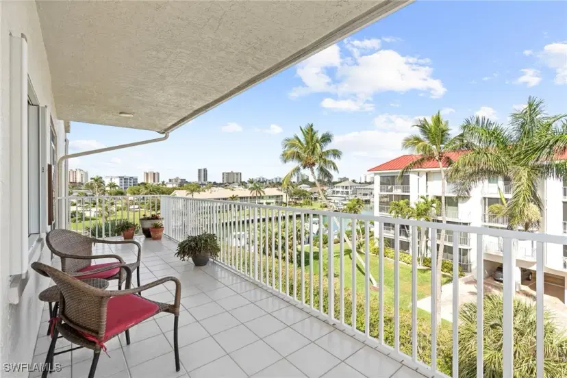 Picture of 870 Collier Ct 406, Marco Island FL 34145