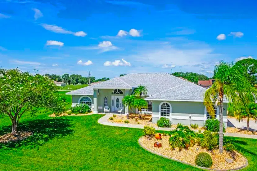 Picture of 424 Holly Drive, Sebring FL 33876