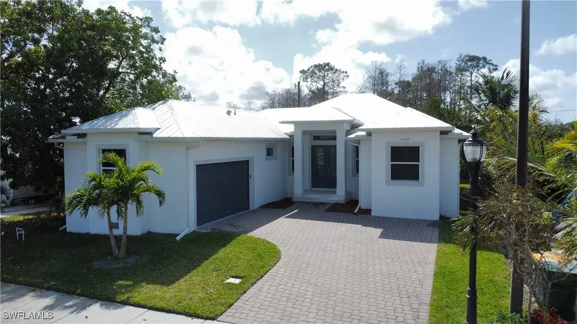 Picture of 3252 Lunar St, Naples, FL 34112