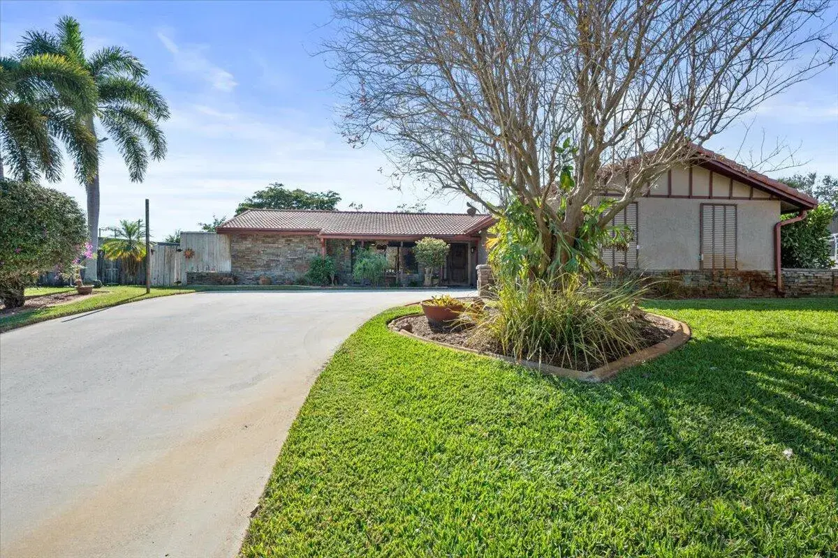 Picture of 9613 Begonia Street, Palm Beach Gardens, FL 33410