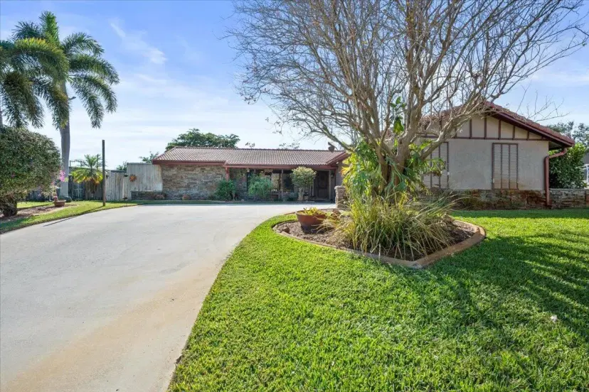 Picture of 9613 Begonia Street, Palm Beach Gardens FL 33410