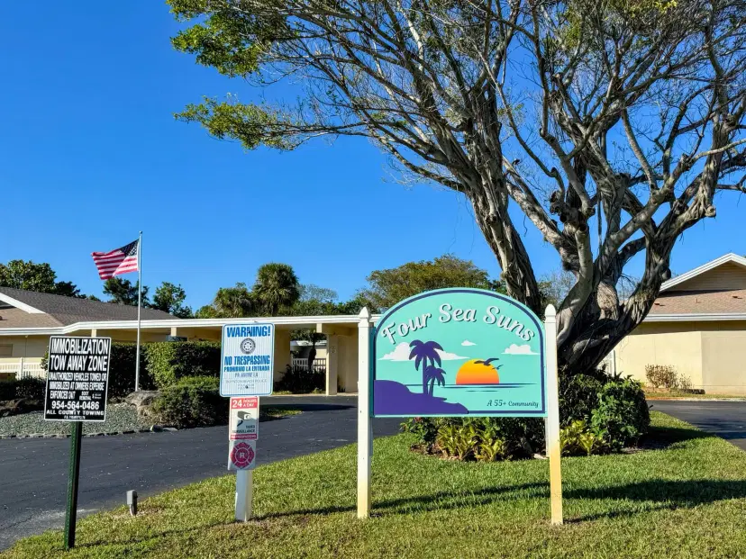 Picture of 301 Circle Drive S 103, Boynton Beach FL 33435