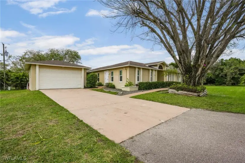 Picture of 5060 Melaluca Dr, Fort Myers FL 33905