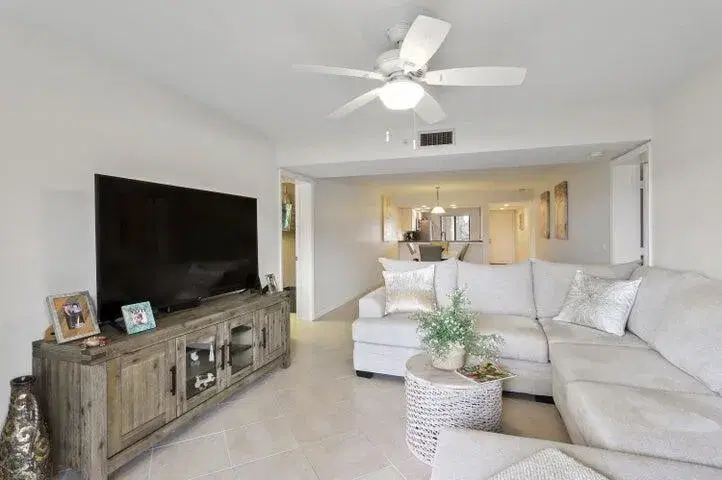Picture of 1201 Seafarer Circle 103, Jupiter FL 33477