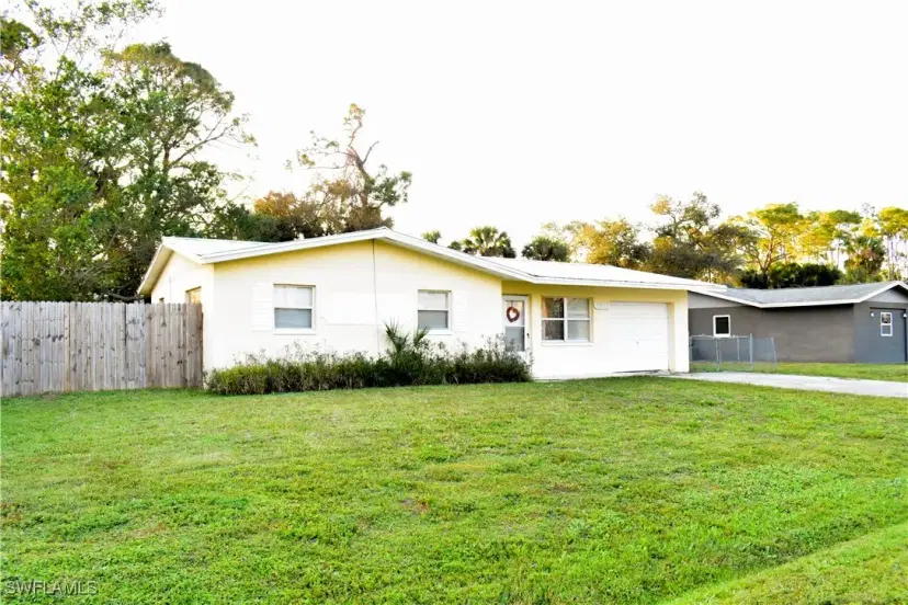 Picture of 1811 Beachwood Dr, North Fort Myers FL 33903