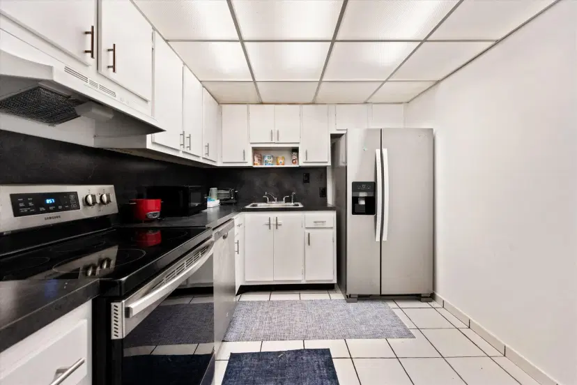 Picture of 100 Bayview Drive 423, Sunny Isles Beach FL 33160